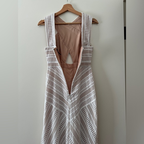 BCBGMaxAzria White Lace Maxi Dress - Picture 4 of 10